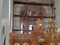 Ικριωμα μεσα στο ιερο ναο για αγιογραφία